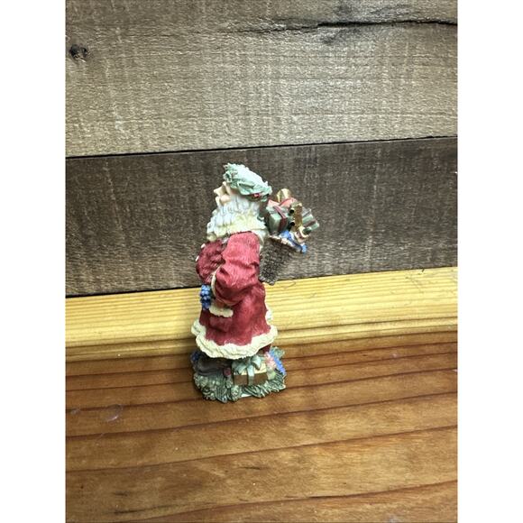 International Santa Claus Collection Father Christmas England Figurine In Box - Picture 4 of 7